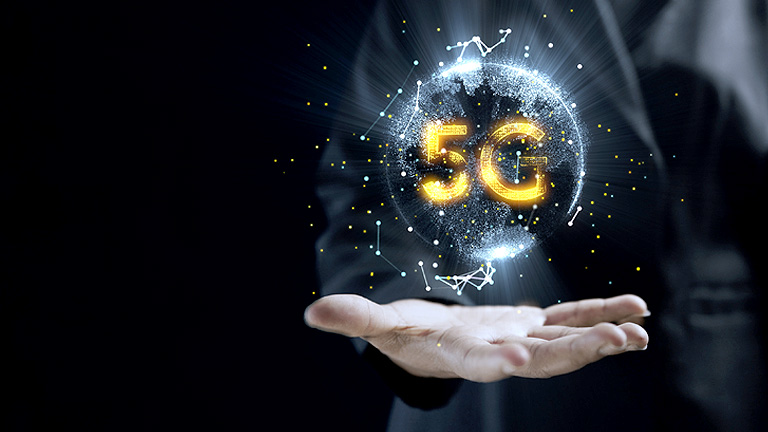 Graphic of 5G uses for automotive